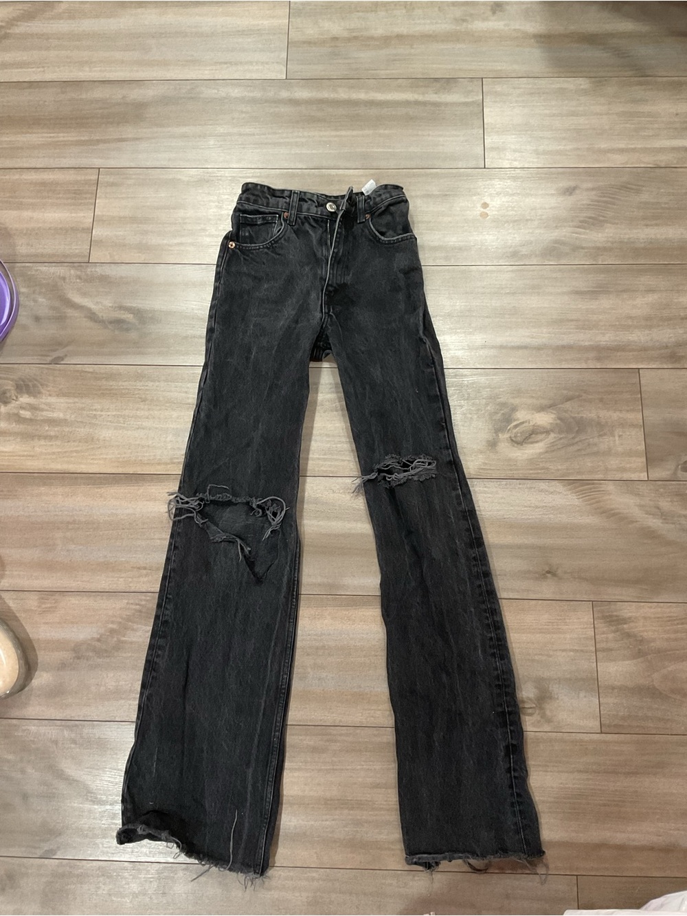 Women’s Black Distressed Straight-Leg Jeans